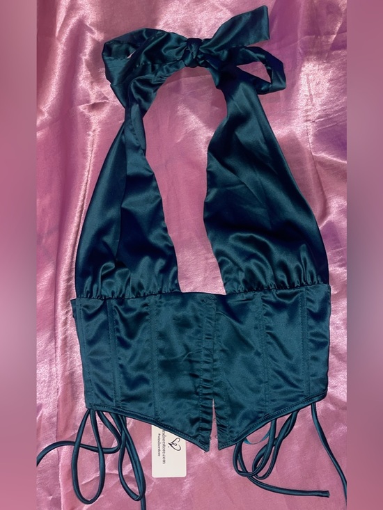Windsor Tops - NWT Windsor Teal Satin Halter Top 🖤